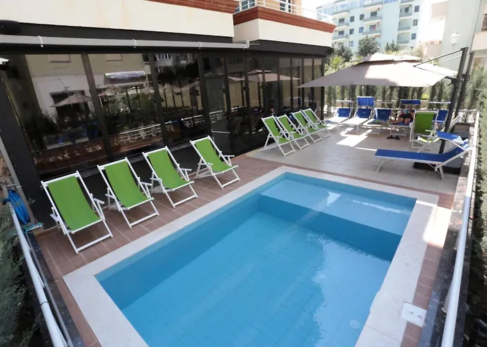 Alvin Comfort Hotel