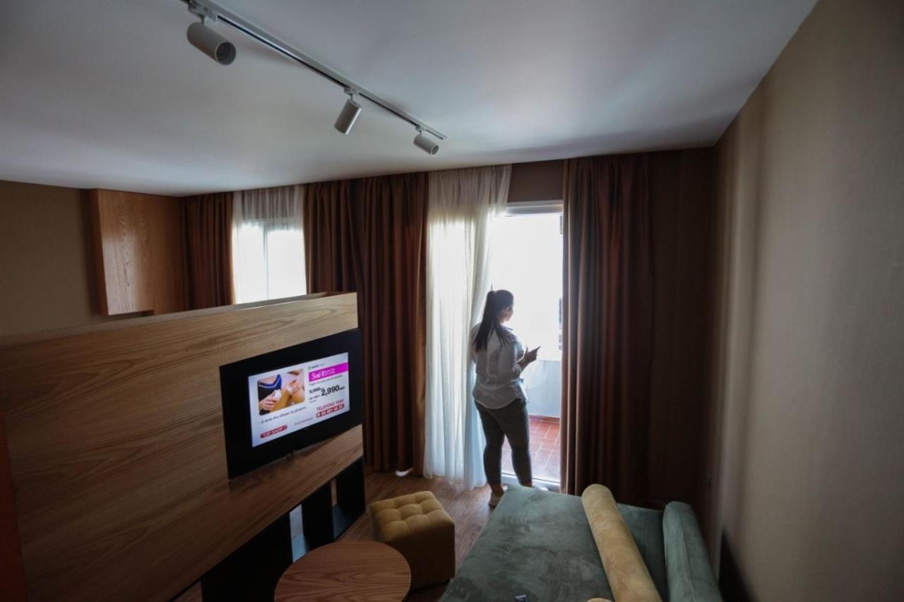 Hotel Alvin Comfort Kryemëdhej